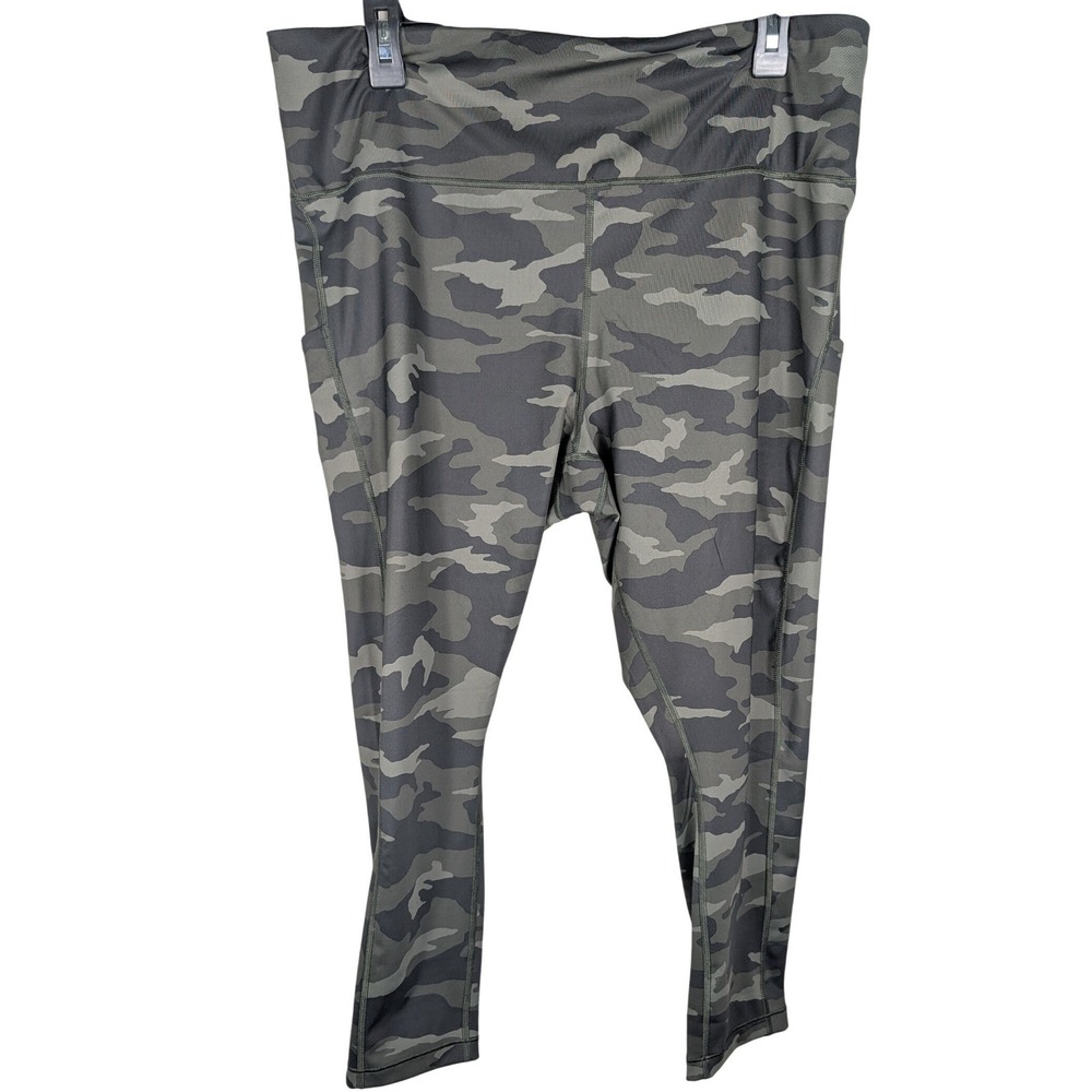 ATHLETA Ultimate Stash Pocket 7/8 Tight Green Camo 2X Leggings